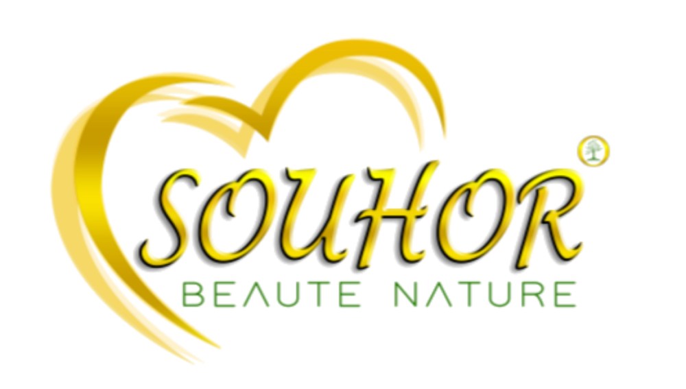 logo souhor avec écris SOUHOR en majuscule et un demi coeur coupé à l'horizontal au dessus de SOUH couleur doré
