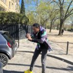 le ceo en séance photo sur une voiture