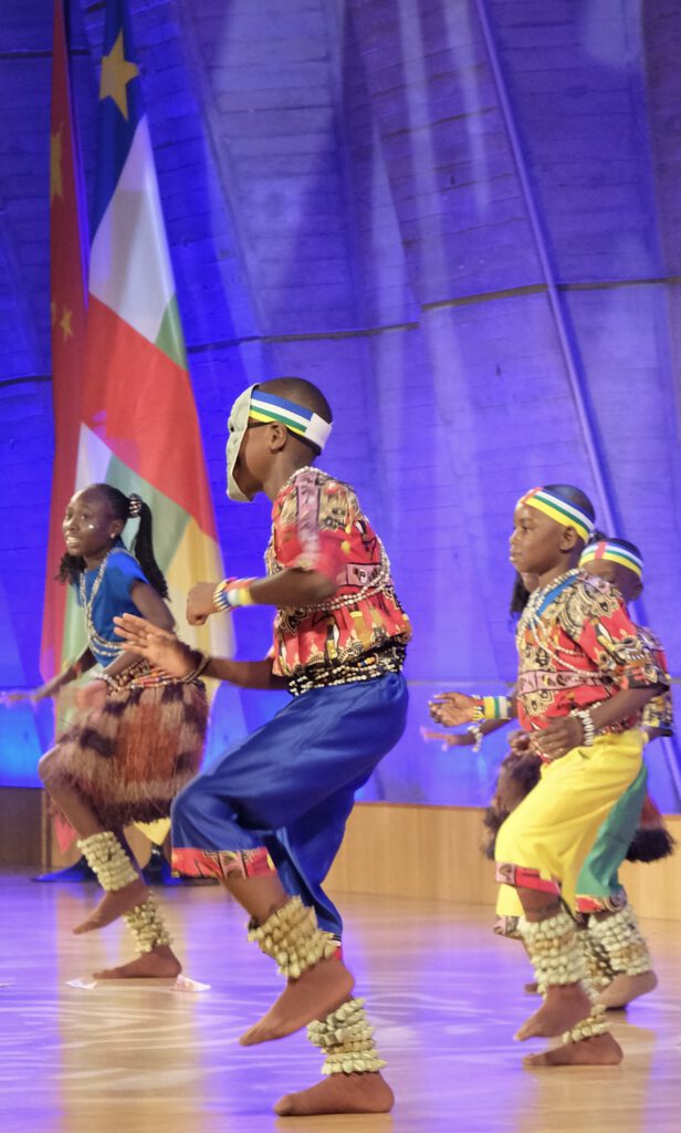 enfant qui dansent à l'unesco